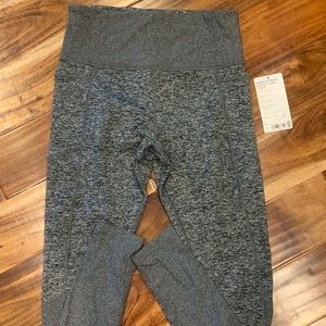 NWT Athleta Exhale Stash Pocket Heel Tight Medium